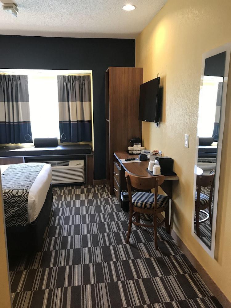 Microtel Inn & Suites By Wyndham Columbus Near Fort Moore Eksteriør billede