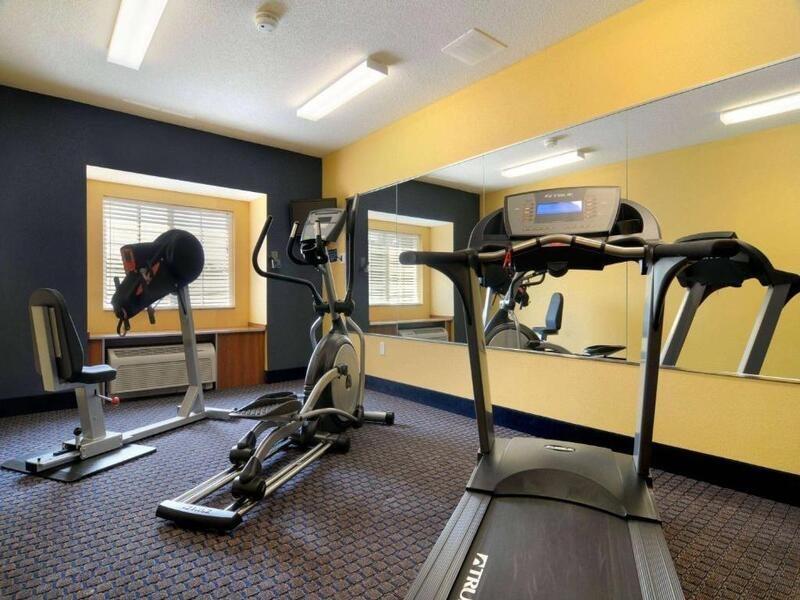 Microtel Inn & Suites By Wyndham Columbus Near Fort Moore Eksteriør billede