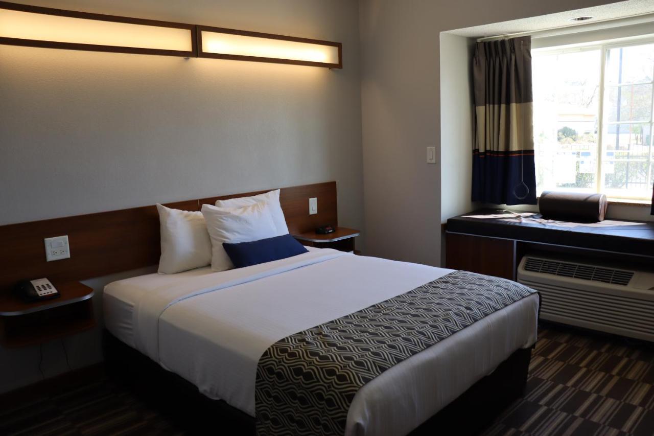 Microtel Inn & Suites By Wyndham Columbus Near Fort Moore Eksteriør billede