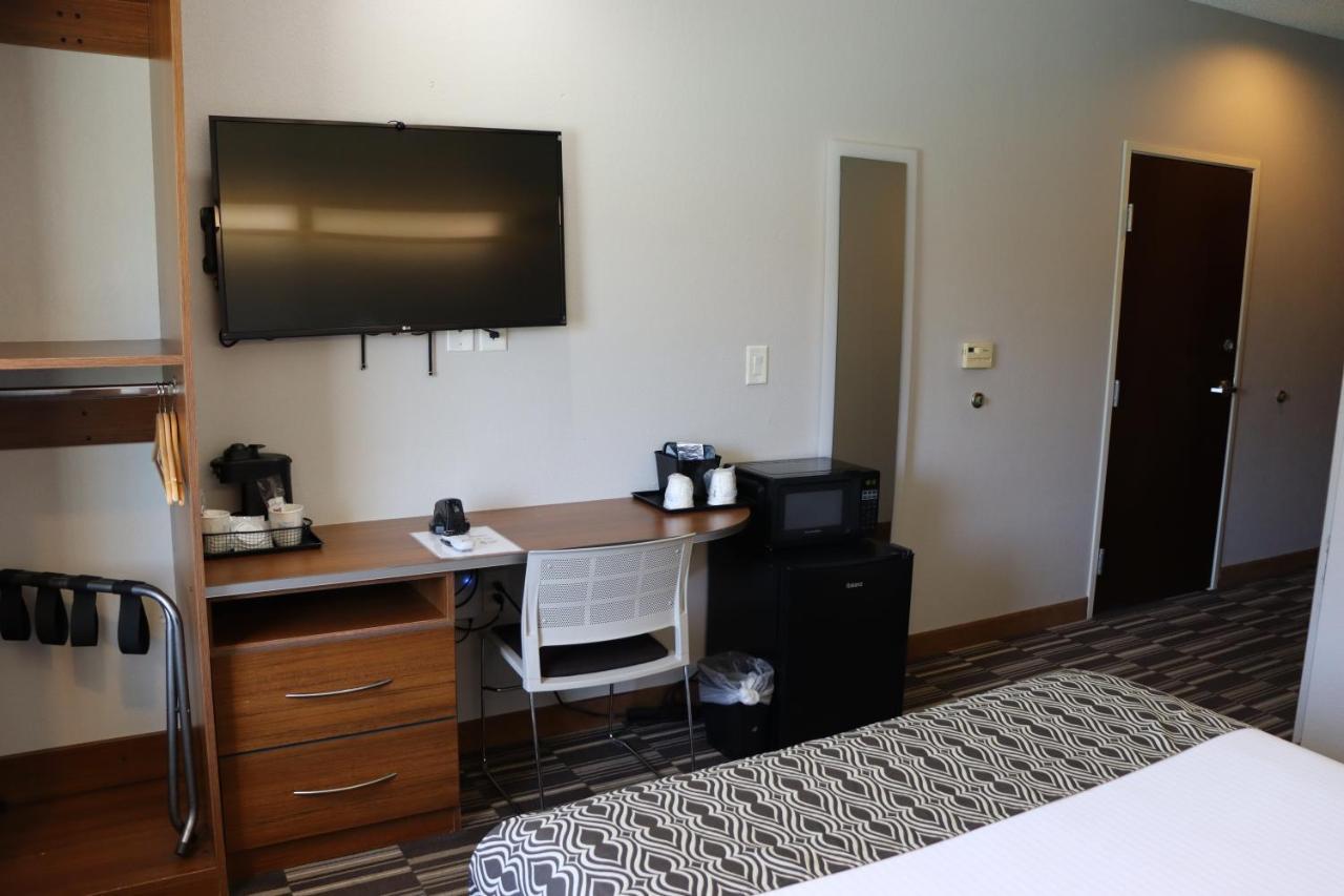 Microtel Inn & Suites By Wyndham Columbus Near Fort Moore Eksteriør billede