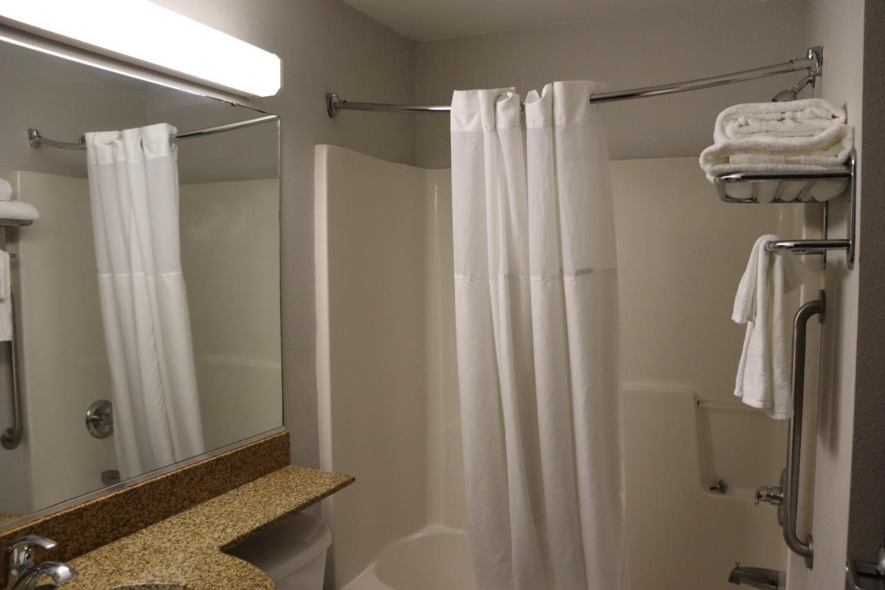 Microtel Inn & Suites By Wyndham Columbus Near Fort Moore Eksteriør billede