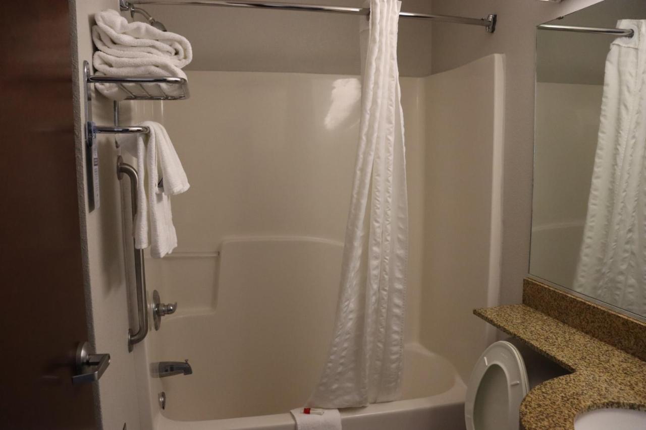 Microtel Inn & Suites By Wyndham Columbus Near Fort Moore Eksteriør billede