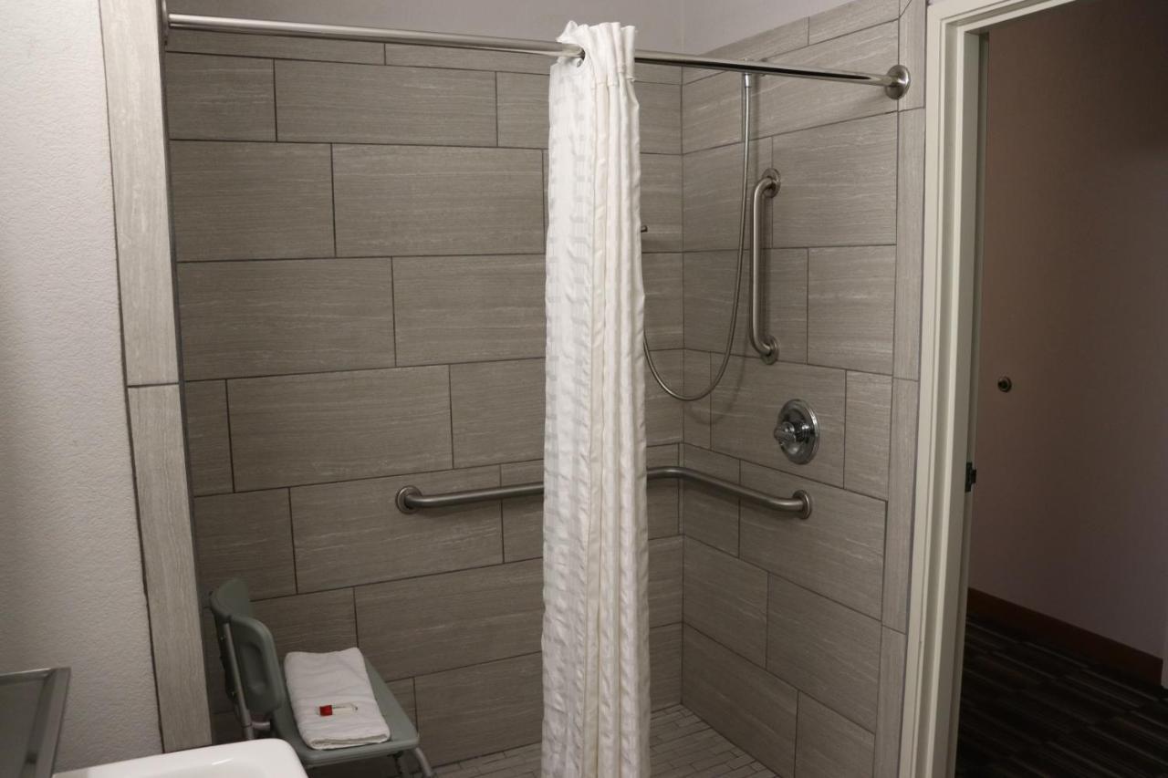 Microtel Inn & Suites By Wyndham Columbus Near Fort Moore Eksteriør billede