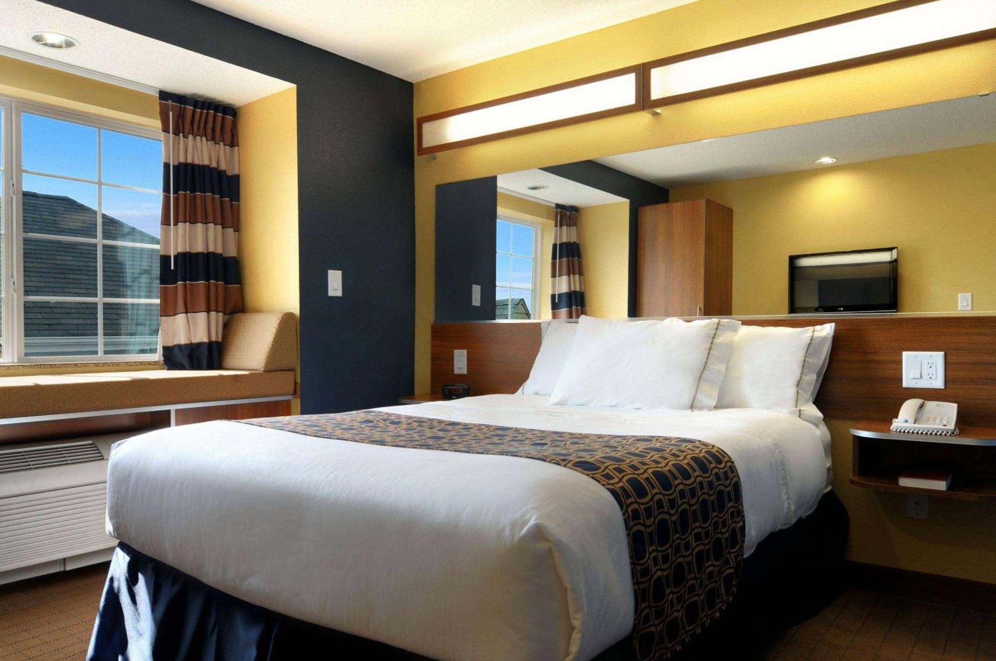 Microtel Inn & Suites By Wyndham Columbus Near Fort Moore Eksteriør billede