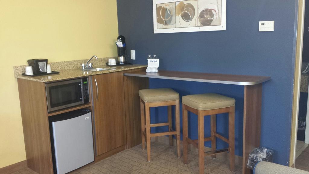 Microtel Inn & Suites By Wyndham Columbus Near Fort Moore Eksteriør billede