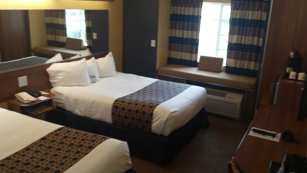 Microtel Inn & Suites By Wyndham Columbus Near Fort Moore Eksteriør billede